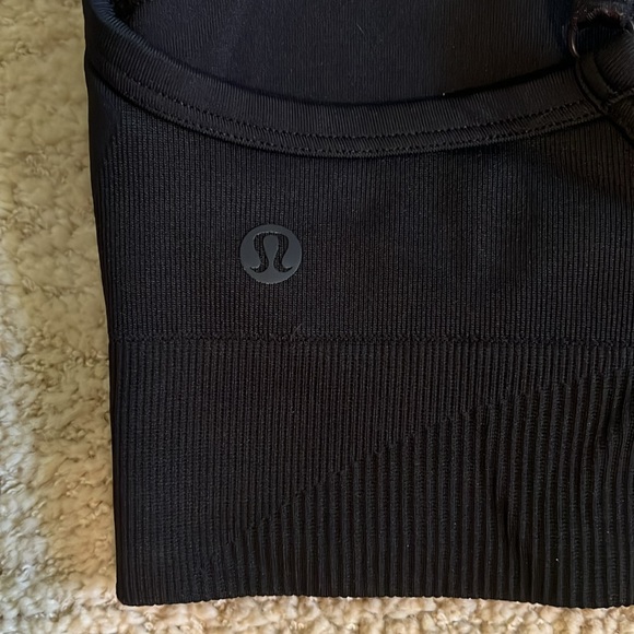 Lululemon Ebb to Street C/D Cup Bra (V2) Size 2 - Picture 7 of 7